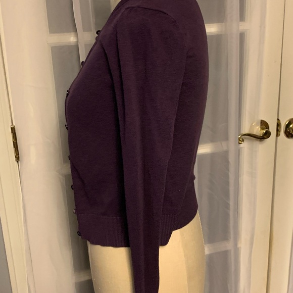 NEW YORK & COMPANY LONG SLEEVES BUTTON DOWN TOP - Picture 4 of 8